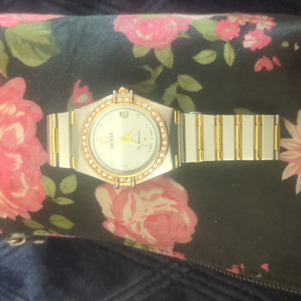 Unisex Omega Constellation watch Swiss made used. In great condition.